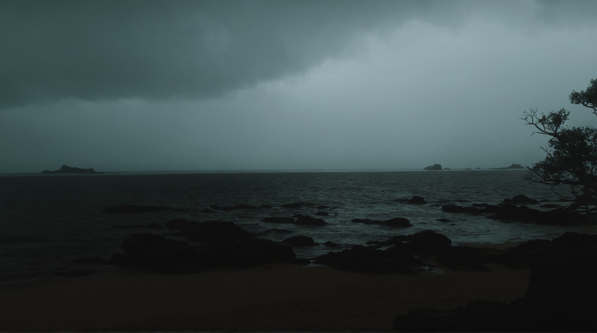 storm, photo dump, photo diary, photography, adventure, aesthetic, ocean, oceancore, naturecore, nature, ocean aesthetic, ocean view, storm clouds, moody