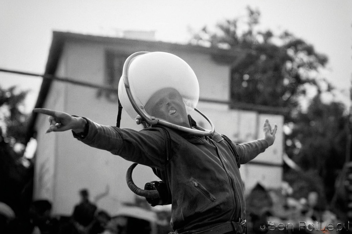 photography, 200, air, black, blanc, canon, casque, chez, corps, fumée, fumee, les, mission, noir, pas, petits, tamron, white, 90d, gagarine, compagnies, sanglés, invitées