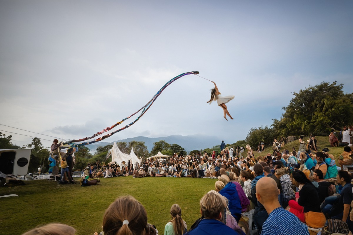 photography, flying, magic, 16mm, air, calais, canon, corps, dead, france, hauts, les, mission, pas, petits, ronald, spectacle, ruisseauville, gargarine, piclin, not, sanglés